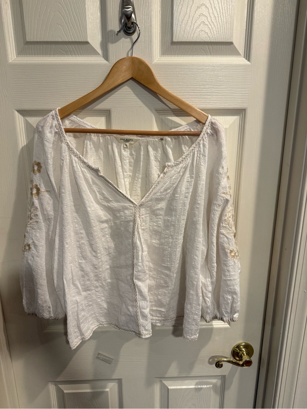 Max Studio White Boho V-Neck Embroidered Sleeve Blouse